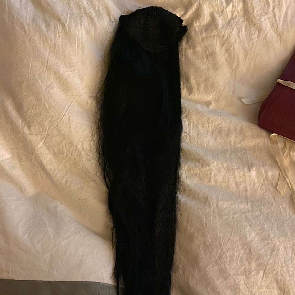 Bellami hair extensions (ponytail included) 22’